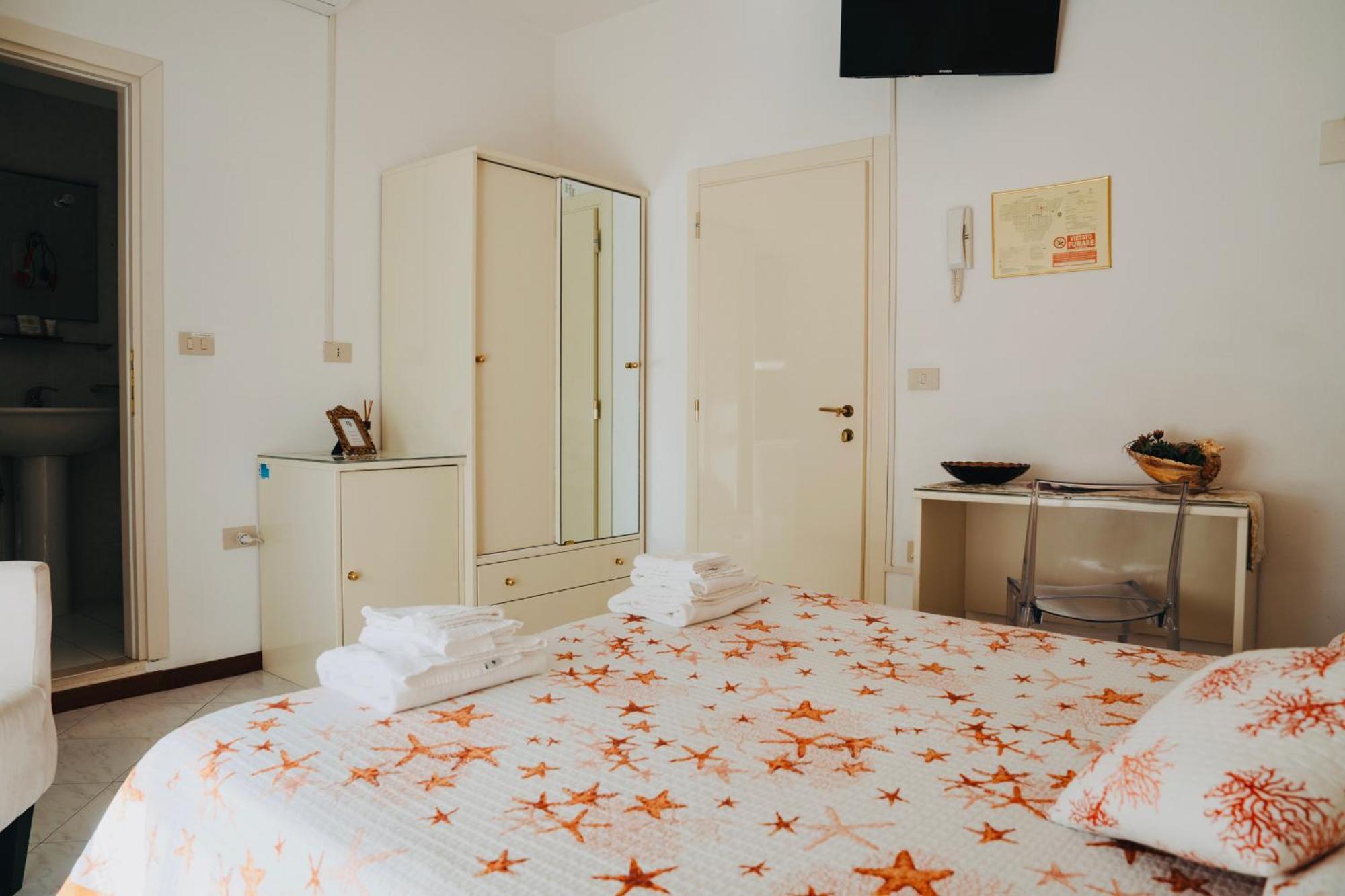 Hotel Julia Llido Degli Estensi Dış mekan fotoğraf